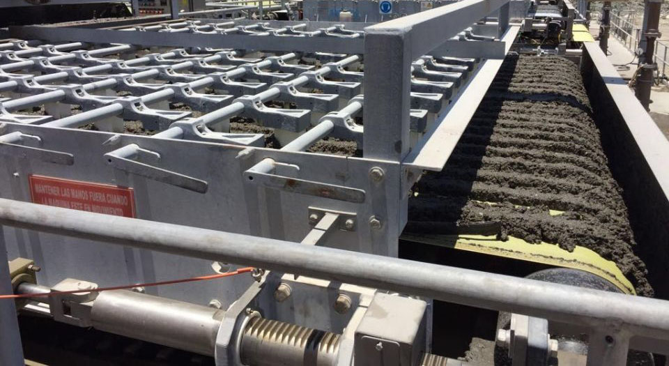 Mine tailings dewatering